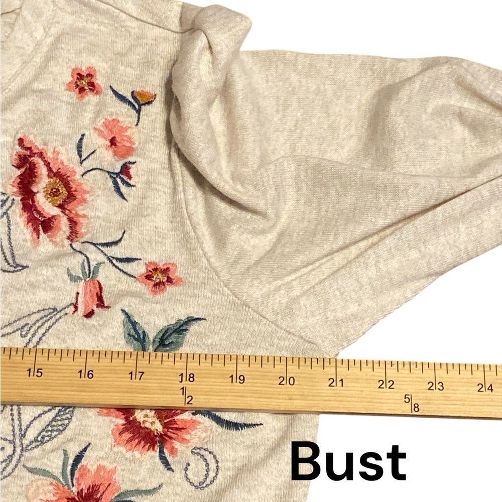 Women's Cream lightweight Sweater - Picture 9 of 12
